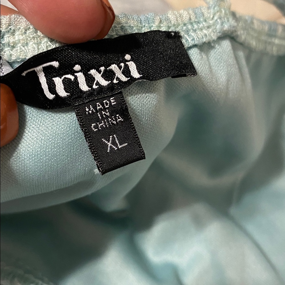 Trixxi Light Green Patterned Maxi Dress - Picture 4 of 10